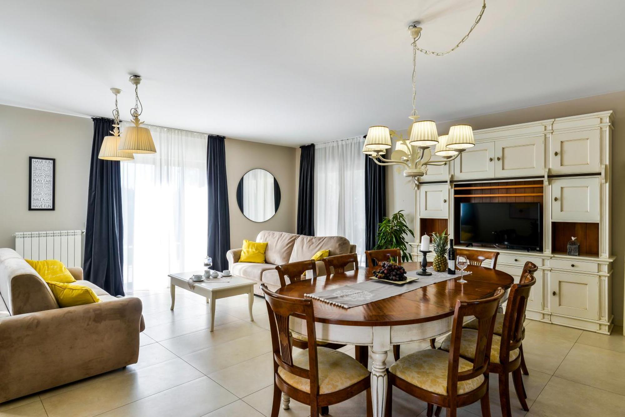 Villas Vilanija 乌马格 外观 照片