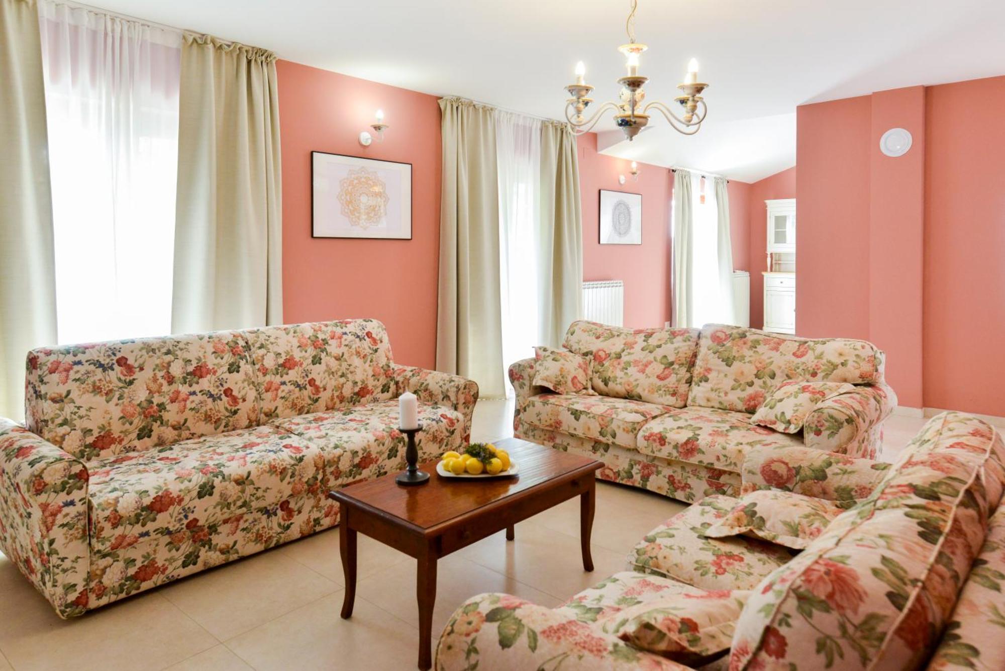 Villas Vilanija 乌马格 外观 照片